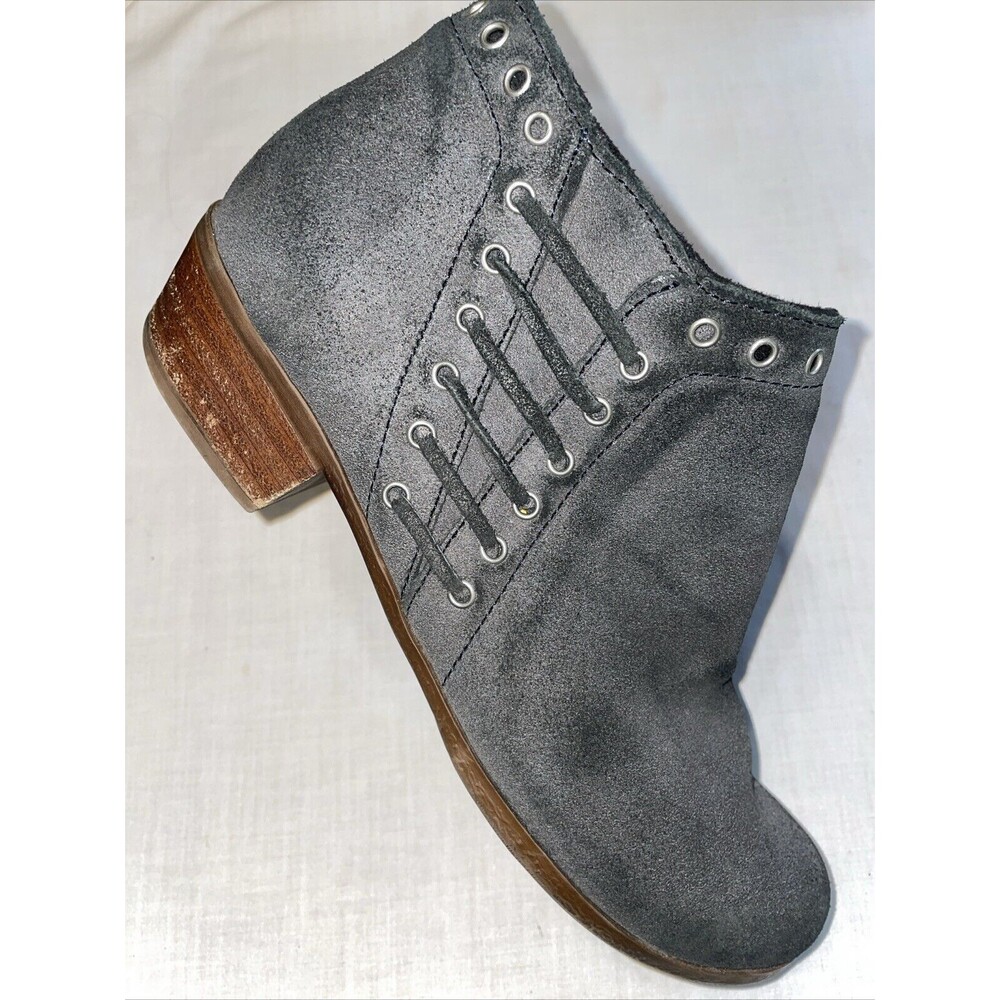 Minnetonka Women’s Zip Side Booties Size 9 M Black Leather Comfort Going Out